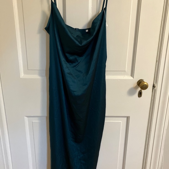 Date Night Teal Satin Midi - Picture 3 of 7